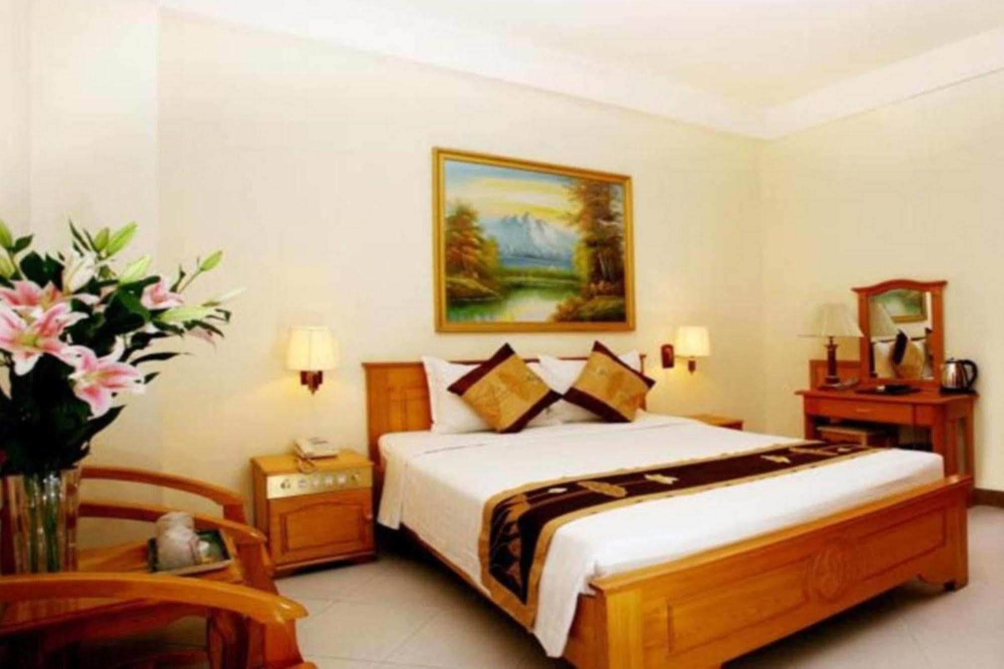Nicecy Saigon Hotel Ho Chi Minh City Exterior photo