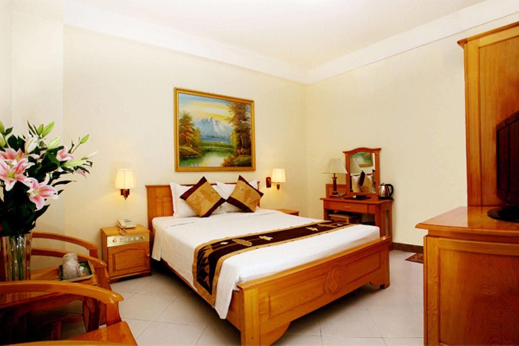 Nicecy Saigon Hotel Ho Chi Minh City Exterior photo
