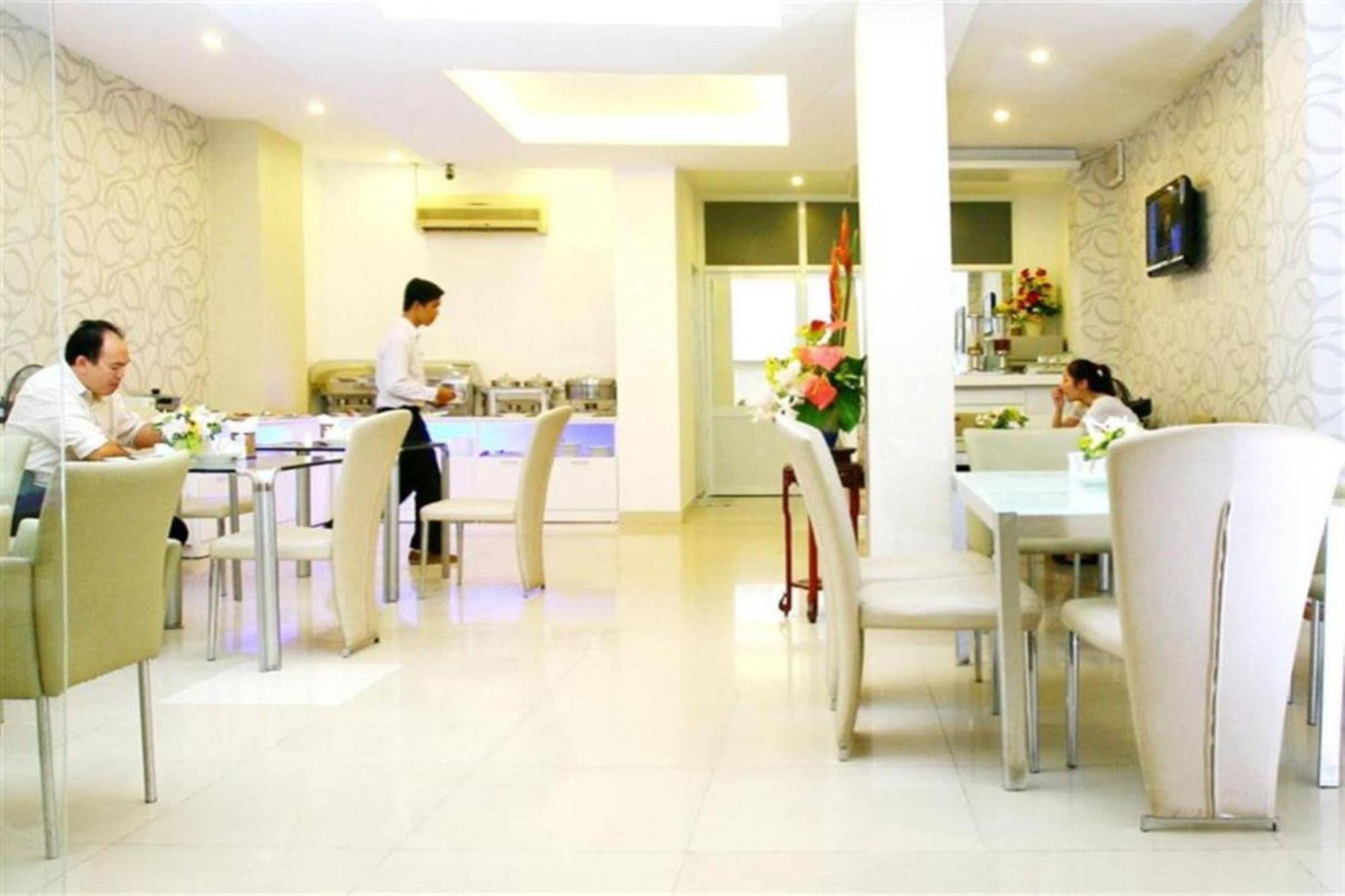 Nicecy Saigon Hotel Ho Chi Minh City Exterior photo